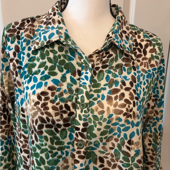 Christopher & Banks green and brown leaf patterned button down blouse size L - Picture 15 of 16